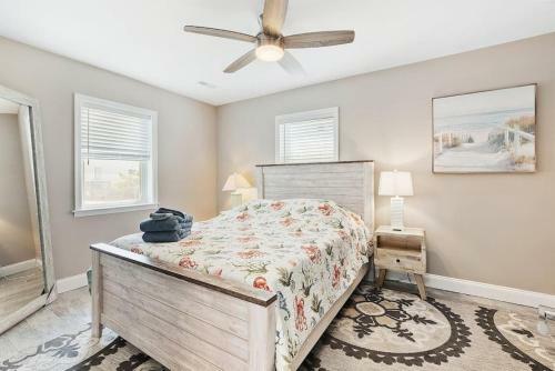 Spectacular 3 Br Condo One Block To The Beach