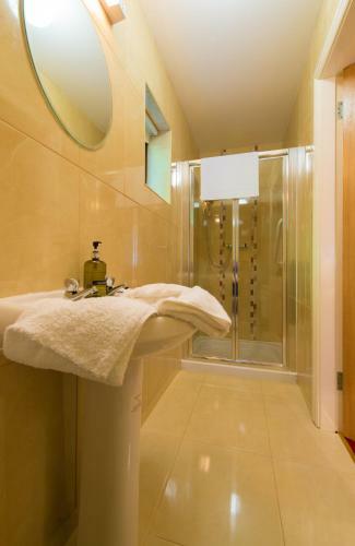 Hostal Aisleigh Guest House