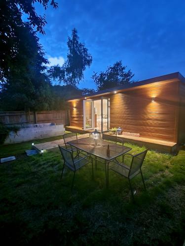 The Apple And Plum Cottage Studio Apartment New