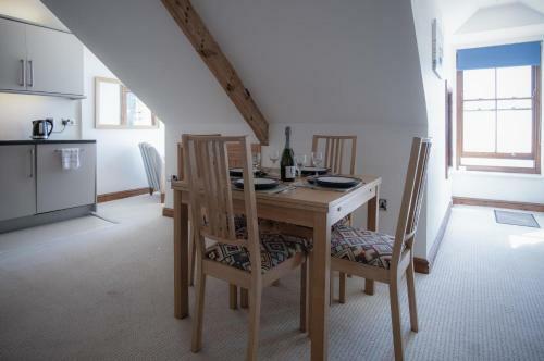 The Nest - 1 Bedroom Apartment - Tenby