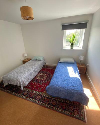 5 Bedroom Modern Home, Totnes - 10 Guests, 7 Day Minimum Booking