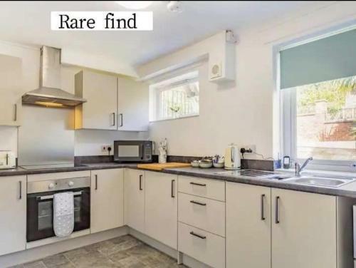 Lovely Apartment 1 King 4 Single Beds