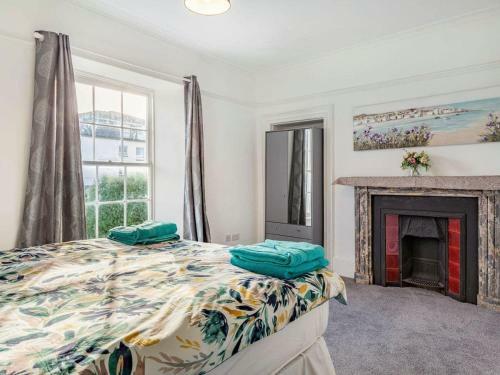 Lovely Villa 1 Double, 1 Double Sofa, 6 Single, And 1bunk Bed