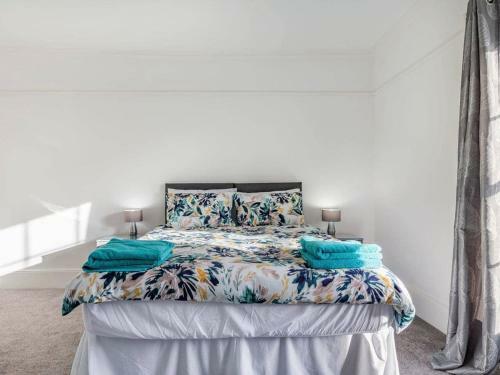Heather House 1 King 1 Double 4 Single Beds