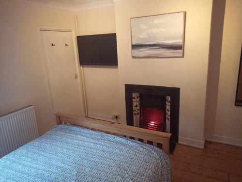 Character 2 Bedroom, 2 Bathroom Home With Garden.
