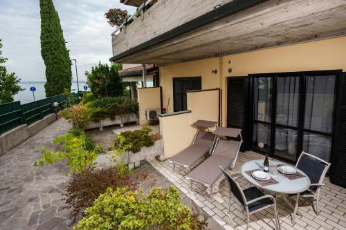 Lake Apartment Primea