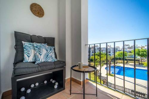 Modern Bright Two Bedroom Apartment With Pool Views - Co1022lt