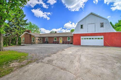Roomy Montour Falls Retreat With Private Pool!