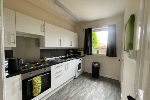 Apartamento 2 Bedroom Ground Floor Flat With Enclosed Gardens