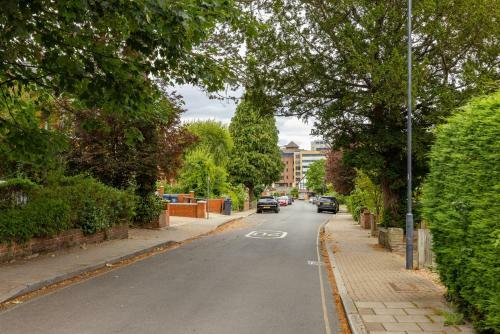 Apartamento The Harrow Wonder - Modern 2bdr Flat With Parking