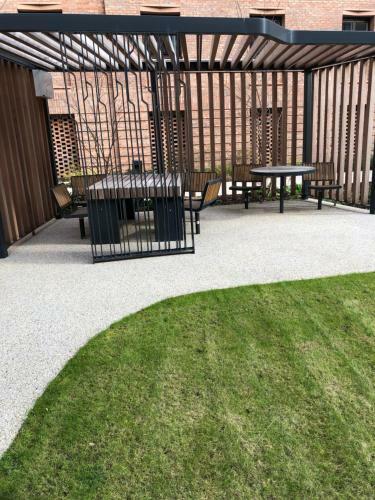 City Centre Luxury Studio Apartment Suite With Garden View