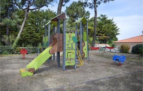 Nice Home In La Faute-sur-mer With 2 Bedrooms