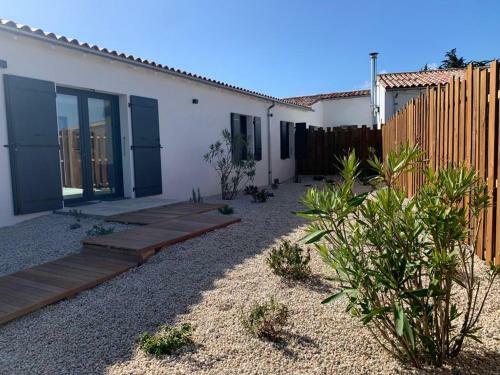Le Moulin Des Sables, Maison R�taise.