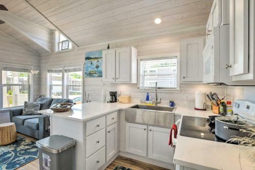 Modern Flat Rock Tiny House With Community Pool