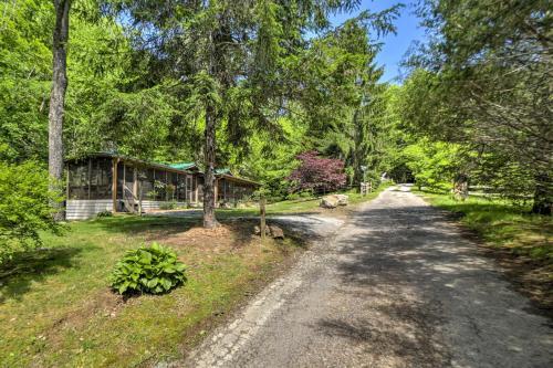 Wake Robin Cabin - Scenic Smokies Retreat!