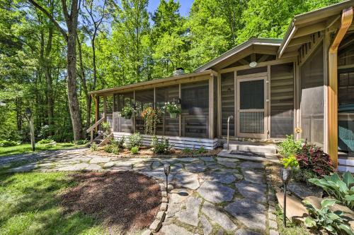 Wake Robin Cabin - Scenic Smokies Retreat!
