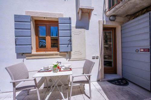 Villa Faccioli Magnolia And Oleandro With Shared Pool - Happy Rentals