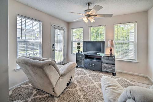 Conway Home With Yard Less Than 20 Mi To Myrtle Beach!
