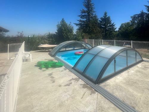 Gite Atypique Avec Piscine Couverte Et Chauffee