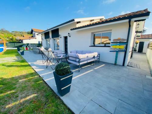 Proche Plage, Maison Tarnos Avec Piscine De 130m2