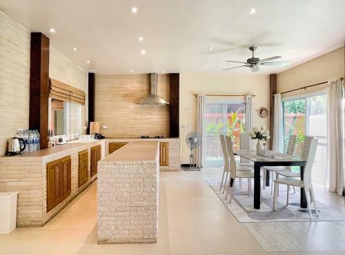 Hugo Villa (3-bedroom Pool Villa + Rooftop)