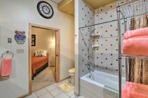 Apartamento Idyllic Dtwn Anchorage Condo With Fireplace!