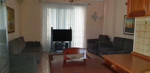 Chloe's Center Apartment