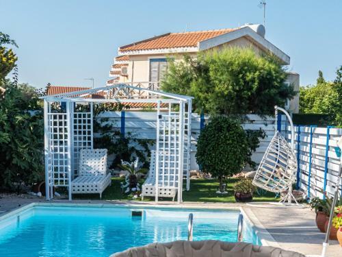Greek Island Style 2 Bedroom Villa With Pool