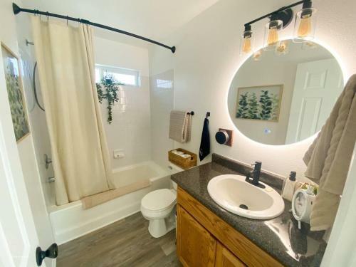 Peaceful, 3br King Home With Bbq, Fire Pit & Huge Tv