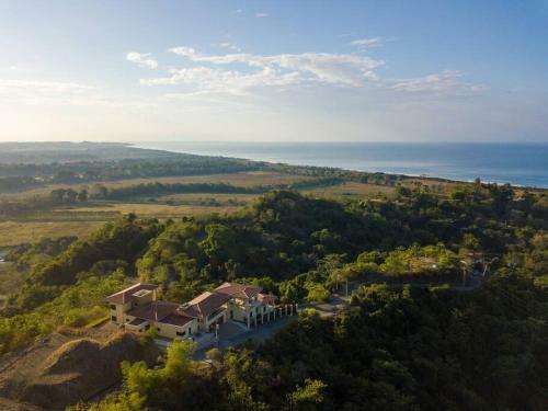 Villa Casa Amarillo Jaco Beach Costa Rica