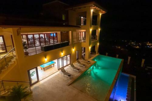 Villa Casa Amarillo Jaco Beach Costa Rica