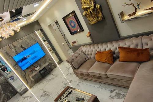 City Homes Crystal Apartment