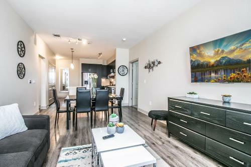 Apartamento New! Rooftop Pool With Mountain Views+king Beds