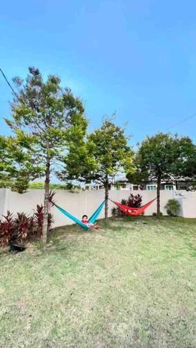 Fully AC Home & 4 -bedroom With Free Parking.