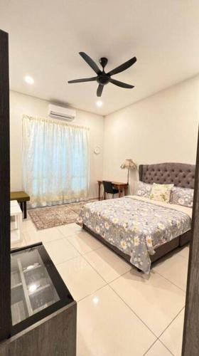 Fully AC Home & 4 -bedroom With Free Parking.