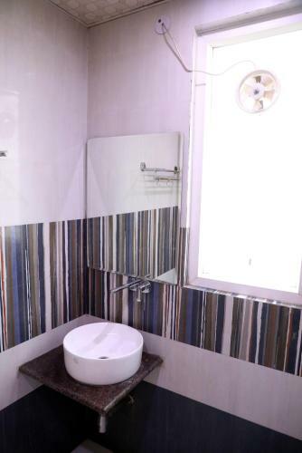Niketan Medanta Palm Service Apartment