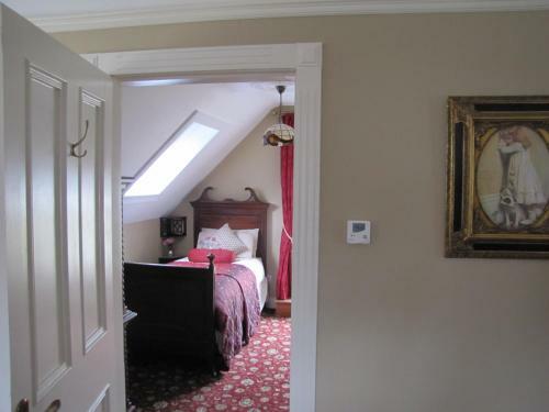 Riverside Lodge B&B
