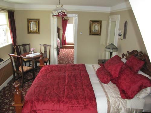 Riverside Lodge B&B