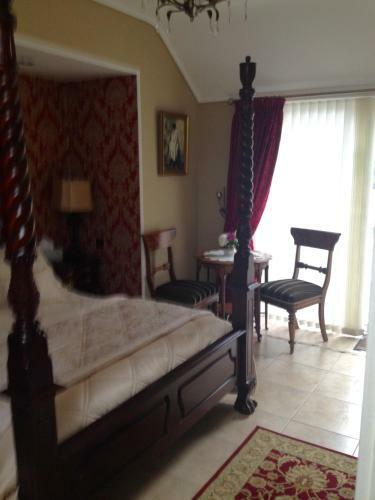Riverside Lodge B&B