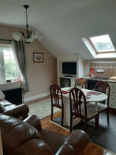 Riverside Lodge B&B