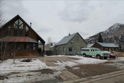 Pooches Paradise Location Elk Ave Dog Friendly