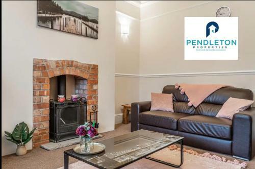 Spacious 4 Bedrooms/3 Bathroom Home In Chorley