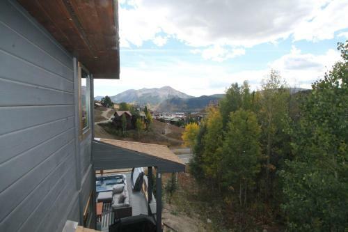 Whetstone Wonder Amazing Views Large Deck Hot Tub Pet Friendly Shuttle