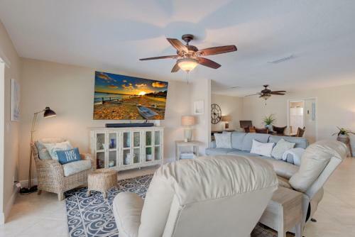 Direct Intercoastal Access W Pool