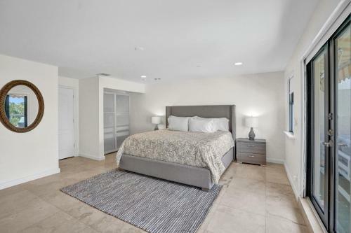 Luxury! 4bed Private Pool Deck! 1,7mi To Beach Townhouse