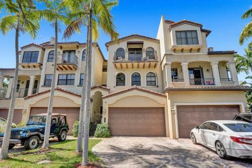 Luxury! 4bed Private Pool Deck! 1,7mi To Beach Townhouse