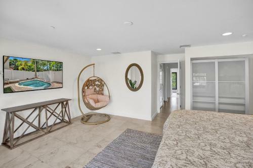 Luxury! 4bed Private Pool Deck! 1,7mi To Beach Townhouse