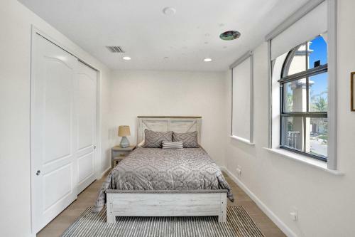 Luxury! 4bed Private Pool Deck! 1,7mi To Beach Townhouse