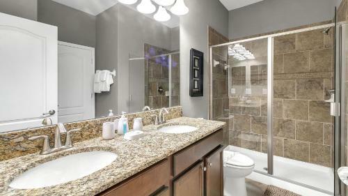 Dream Escape Large Home Located In Champion Gates