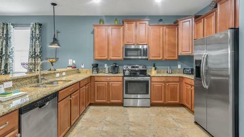 Dream Escape Large Home Located In Champion Gates